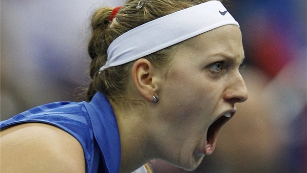 POJ! Petra Kvitová se raduje z povedené výmny ve finále Fed Cupu proti Rusku.