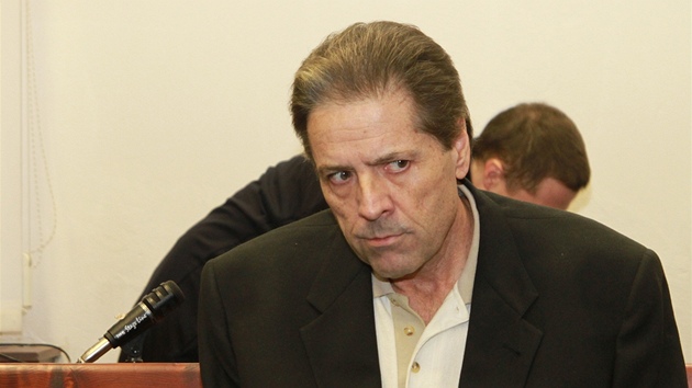 Gilbert Ferguson McCrae u Mstskho soudu v Praze (8.11. 2011)