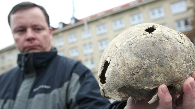 Lidské ostatky nalezené loni v srpnu na louce Budínka jsou v Jihlav. Více ne