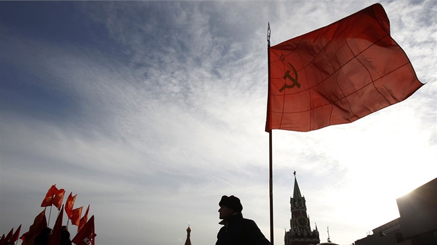 Rutí komunisté zárove slaví i výroí Velké íjnové revoluce, od které