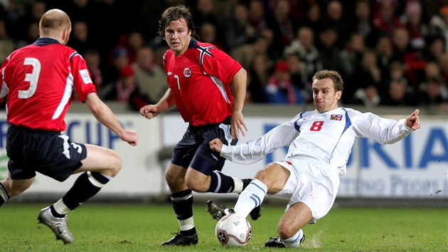 Karel Poborský pi utkání fotbalové baráe proti Norsku (12. listopadu 2005)