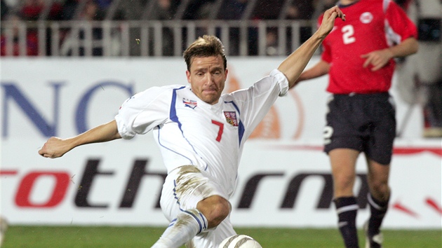 Vladimír micer pi utkání fotbalové baráe proti Norsku (16. listopadu 2005)