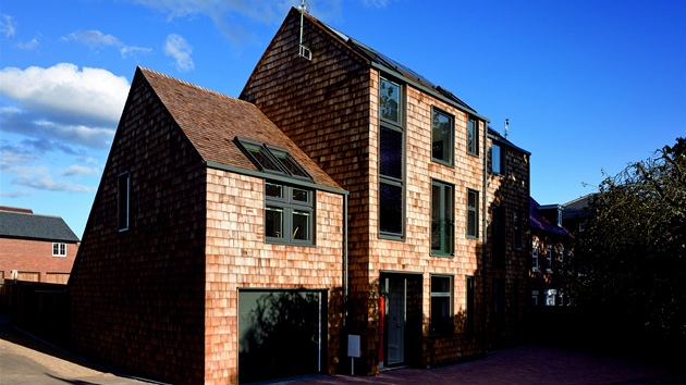 Dm s názvem CarbonLight Homes je postavený v obci Rothwell.
