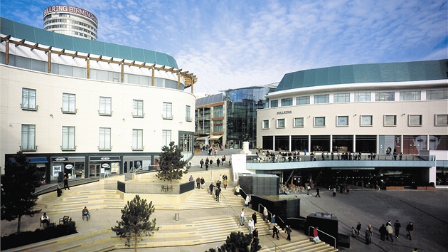 Jedna ze staveb britské architektonické kanceláe Benoy, Bullring v