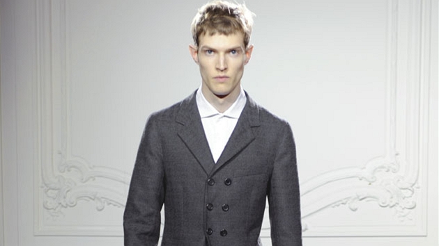 Trendy pnsk mda: ed obleky (Yves Saint Laurent)
