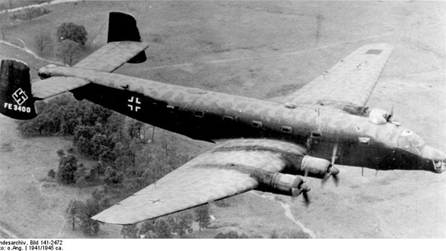 Americký bombardér B-17, britský Lancaster, sovtský Pe-8, nmecký Ju 290