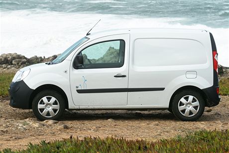 Podezelý se vloupal do vozidla Renault Kangoo. (ilustraní snímek)