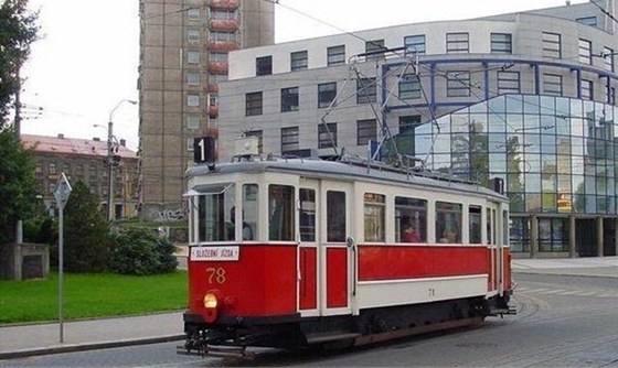 Historická tramvaj v ulicích Liberce
