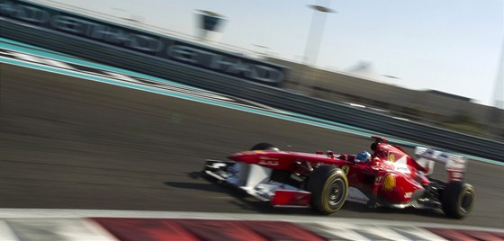 Fernando Alonso v kvalifikaci Velké ceny Abú´Zabí.