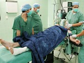 Anestezie pacienta ped uniktn operac novho typu endoprotzy hlezennho