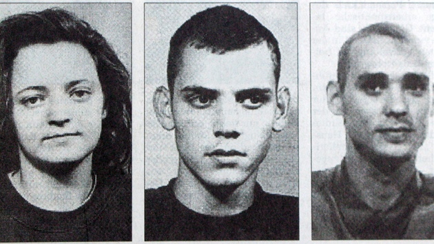 Zleva: Beate Zschpeov, Uwe Bhnhardt a Uwe Mundlos na snmku z roku 1998.
