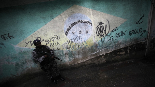 Brazilsk policie obsadila nechvaln znmou favelu Rocinha. Vlda chce nejhor...