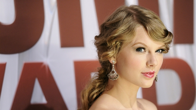 Taylor Swift (888 milion korun) - Vechny ti desky country hvzdy byly...