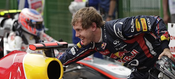 POLE POSITION JE MOJE. Sebastian Vettel se raduje, ovládl kvalifikaci a do