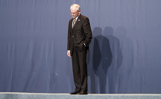 Skleslá hlava prezidenta EU Hermana Van Rompuye. Ilustraní foto