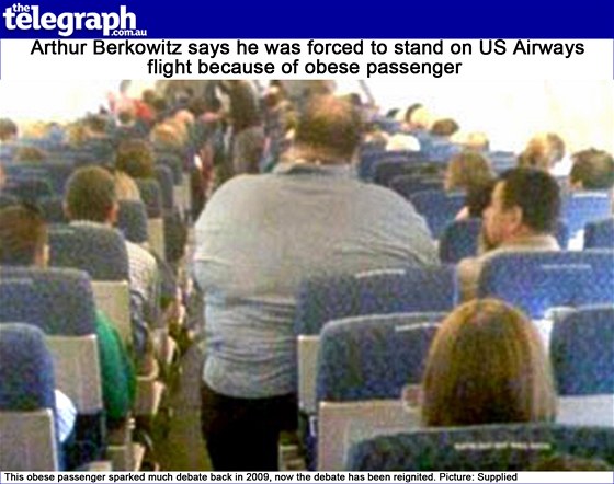 Tento mu v letadle rozvíil v USA v roce 2009 debatu o tom, e obézní...