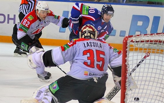 Tomá Rolinek v KHL nastílel u hodn gól. Tak jednoduchý jako v Chanty Mansijsku vak nejspí jet nedal.