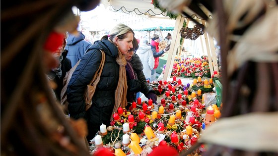 Nkteí stánkai si stují, e za prodejní místo na karlovarských adventních trzích zaplatili více, ne bylo uvedeno na úetním dokladu. (Ilustraní snímek)