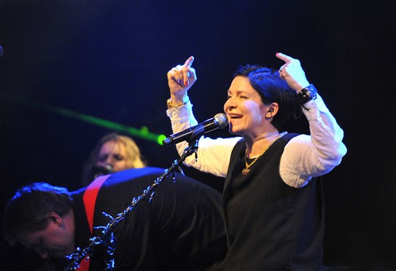 Anna K. se svou kapelou pedstoupí ped publikum atlava festu v sobotu po jedenácté hodin veer.