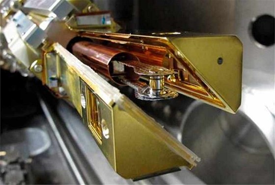 Vdci z laboratoe Omega potebovali k vytvoení plazmatu 60 laserových paprsk.