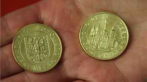 Lokální olomoucké platidlo, mince pojmenované "drgrele", má hodnotu 40 korun.