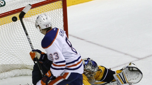 Brank Nashvillu Pekka Rinne nem anci. Pekonal ho tonk Edmontonu Ale Hemsk.