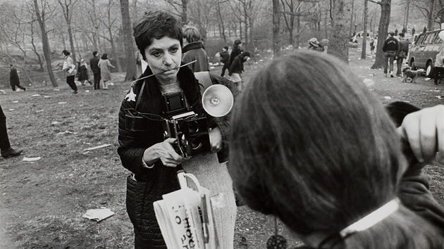 Diane Arbusová pi práci: Central Park, New York City, 1969