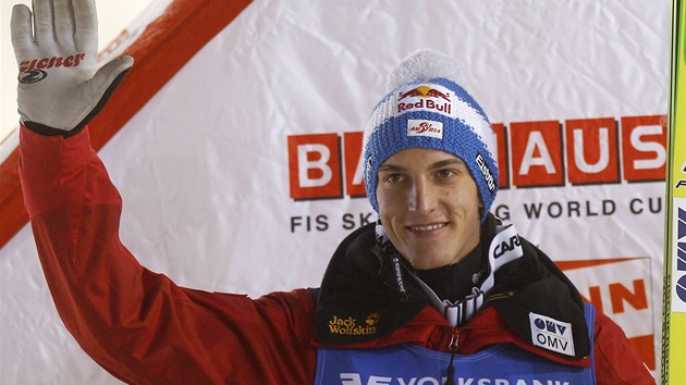KYNE DAVM. Gregor Schlierenzauer, druhý v závod Svtového poháru ve skocích