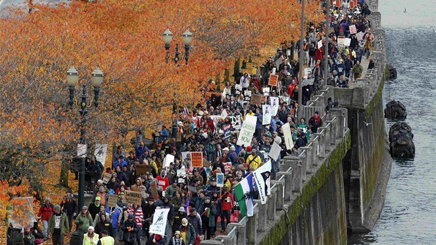 Protesty antikapitalist v Portlandu ve stát Oregon (17. listopadu 2011)