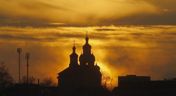 Z vykovských far ukradli platební karty, alkohol a hotovost. koda iní zhruba sedmnáct tisíc korun. (ilustraní snímek)