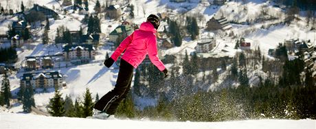 Lya srazil na Klínovci snowboardistku, nepomohl ji a ujel. Dívka utrpla váná zranní (ilustraní foto).