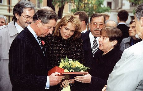 Historika Elika Fuíková s princem Charlesem a Dagmar Havlovou.