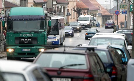 Pejít hlavní silnici v Liov, to je ve vedních dnech nadlidský úkol.