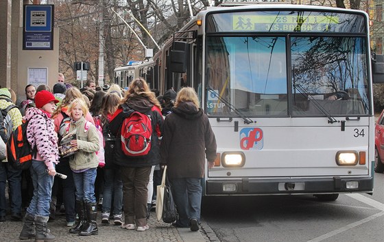 Dti ze Z Máj I a II, které jsou uzavené kvli nebezpenému azbestu, 