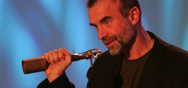 Režisér Jaroslav Brabec s cenou Elsa (2004) Režisér Jaroslav Brabec s cenou Elsa (2004)