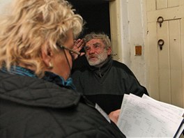 Kontrola njemnk v domech hrzy v Orlov-Porub. (6. prosince 2011)