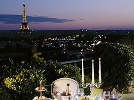 Hotel Le Meurice, Paí. Úasné jsou výhledy z luxusního apartmá v 7. pate a...