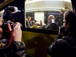 Prezident Václav Klaus se 6. prosince vypravil do Ostravy vlakem spolenosti...