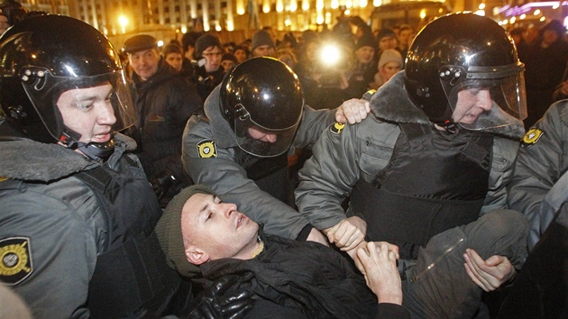Policie bhem demonstrace na Triumfálním námstí v Moskv zatkla nkolik set