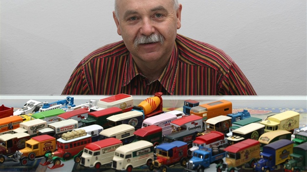 Sběratel Petr Novotný z Kadaně má angličáků přes šest a půl tisíce. Prvního Sběratel Petr Novotný z Kadaně má angličáků přes šest a půl tisíce. Prvního