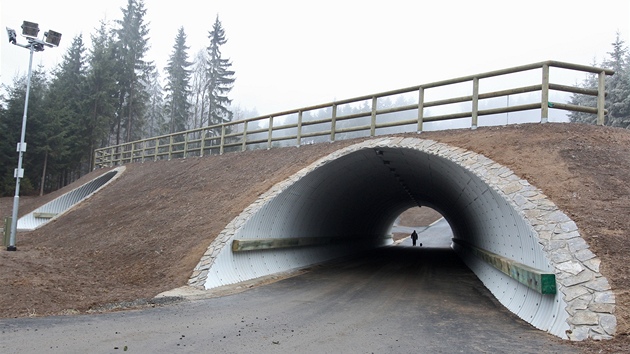 Tunel pod silnicí ve ski areálu v Novém Mst na Morav u má za sebou i
