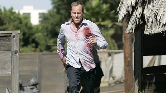 Zachraňuje civilisty a kazí plány teroristů: Jack Bauer v podání Kiefera Zachraňuje civilisty a kazí plány teroristů: Jack Bauer v podání Kiefera