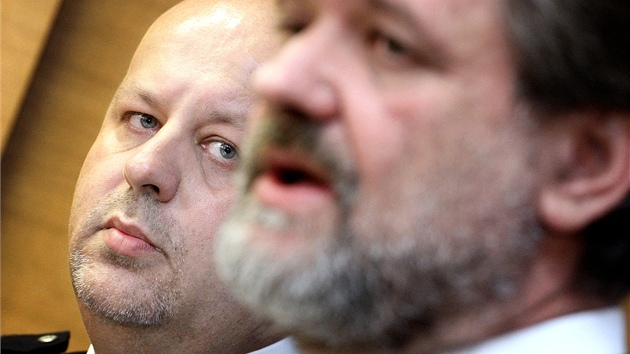 Policejní prezident Petr Lessy (vlevo) a ministr vnitra Jan Kubice na tiskové Policejní prezident Petr Lessy (vlevo) a ministr vnitra Jan Kubice na tiskové