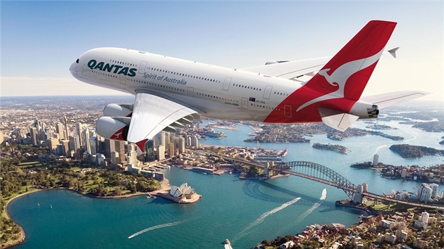 Letadlo aerolinek Qantas nad Sydney