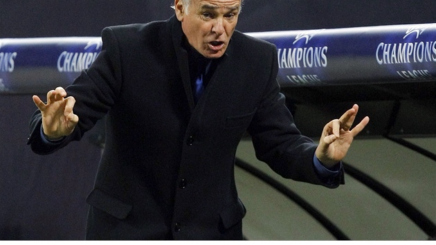 E BY IFRA? Claudio Ranieri, trenr Interu Miln, pedvedl bhem utkn proti CSKA Moskva zvltn gesta.