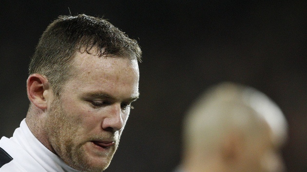 ZKLAMANÝ STELEC. Wayne Rooney proti Basileji neskóroval, i proto Manchester