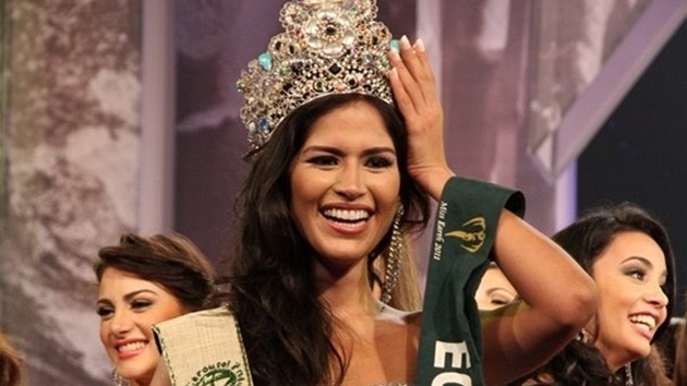 Miss Earth 2011 Olga Álava Vargasová z Ekvádoru