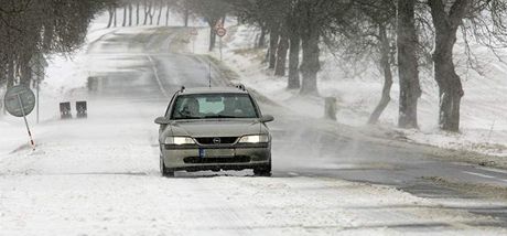 idii musejí kvli snhu a srákám poítat se sníenou viditelností.