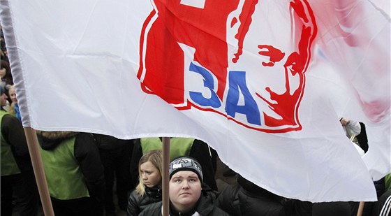 Demonstrace prokremelských organizací na Manéním námstí v Moskv (12.