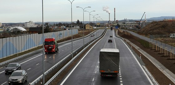 Nový dálniní pivad v Plzni ve smru od Domalic.